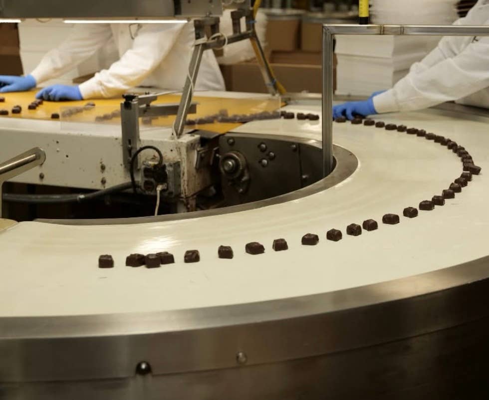 Deluxe Caramel Assortment Milk & Dark Chocolate Gift Box